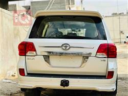 تۆیۆتا لاند کروزەر